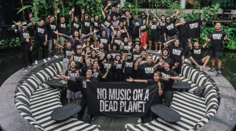 Seniman, profesional, dan individu industri musik, serta organisasi yang berkomitmen untuk melindungi kehidupan di bumi. Indonesia menjadi negara Asia pertama yang tergabung dalam gerakan global. (Foto: Music Declares Emergency)