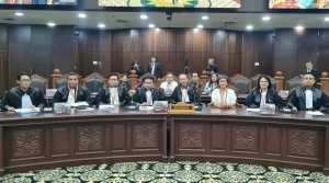 Para pemohon uji formil UU KSDAHE pada sidang pemeriksaan pendahuluan oleh MK RI d i Jakarta, Senin (7/10/2024). (Foto: KUKB)