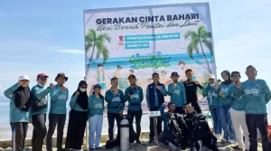 Aksi bersih pantai dan laut di pantai Kampal, Parigi Moutong, JUmat (29/11/2024). (Foto: DKP Sulteng)