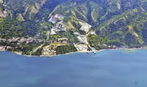 Foto udara bentangan pesisir Palu-Donggala, 25 Mei 2010. (© bmzIMAGES/basri marzuki)
