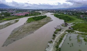 Foto udara sedimentasi Sungai Palu di Desa Kalukubula, Sigi, Senin (20/1/2025). (rindang.ID/bmz)