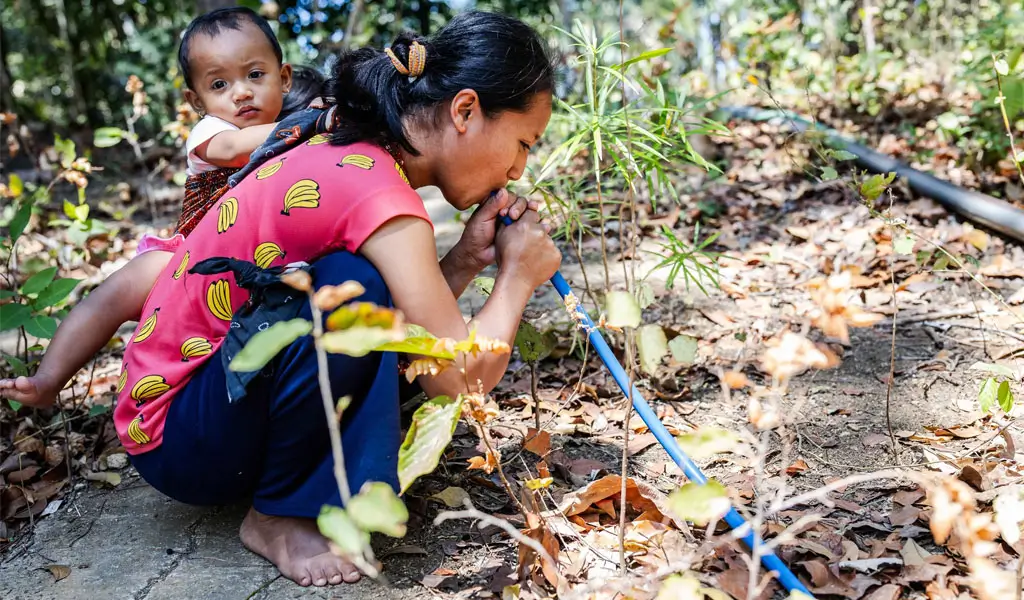 Perempuan Tanggung Beban Terbesar Krisis Air Global, Habiskan 250 Juta Jam Per Hari untuk Ambil Air