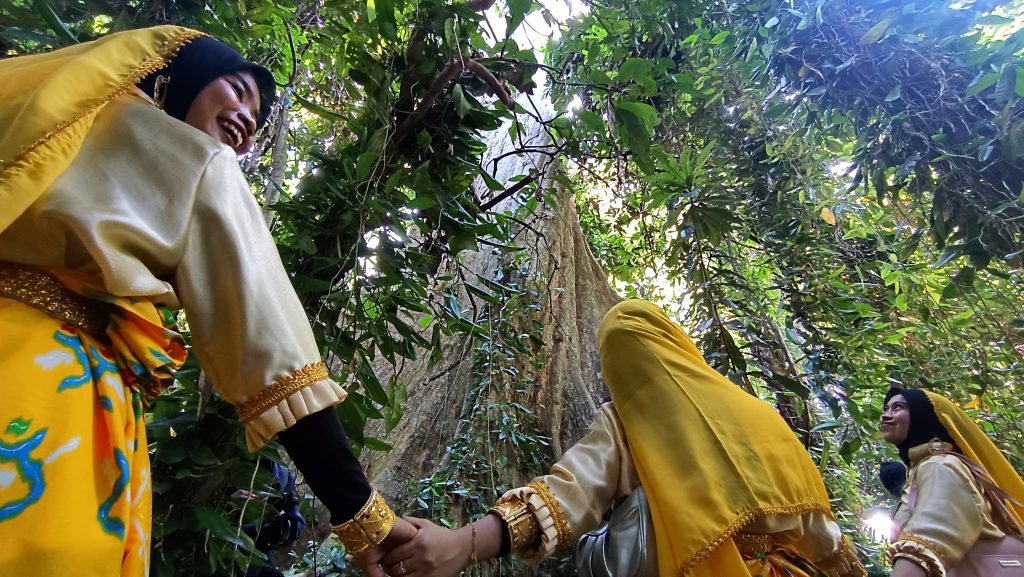 Festival Ranjuri Perkuat Komitmen Desa Beka Merawat Hutan Purba