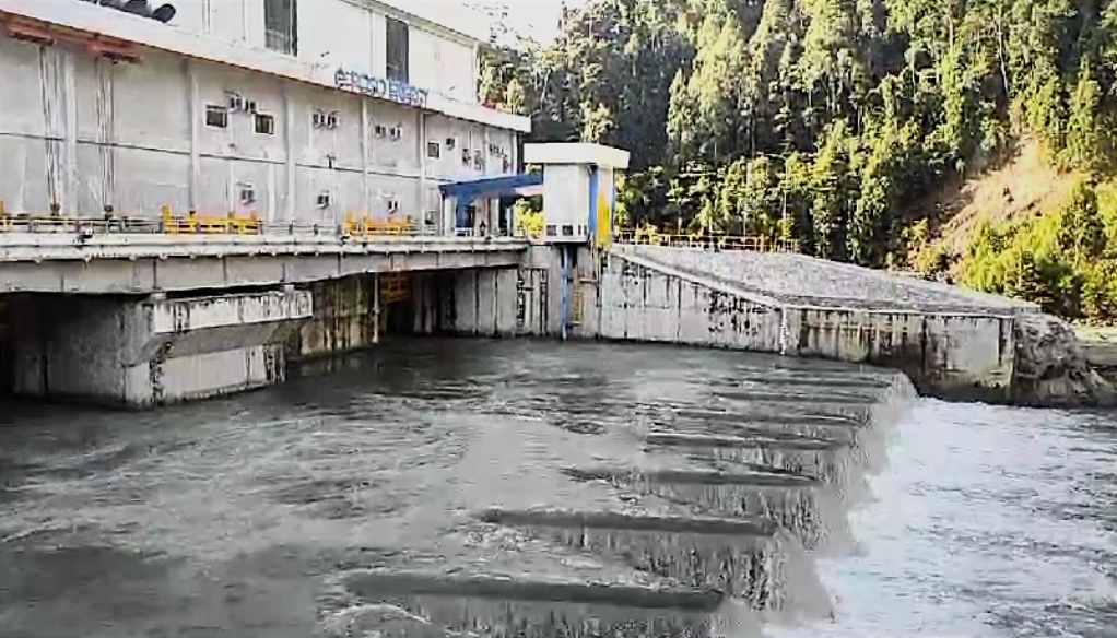 Listrik Palu di Bawah Tekanan Iklim yang Memicu Pemadaman Bergilir