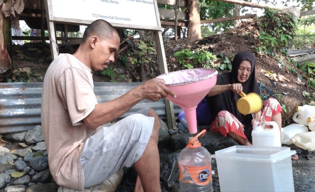 Ketika Kemarau Membawa Warga ke Mata Air Bionga